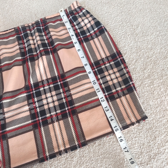 Plaid Miniskirt - Size 6/Medium - Picture 4 of 5